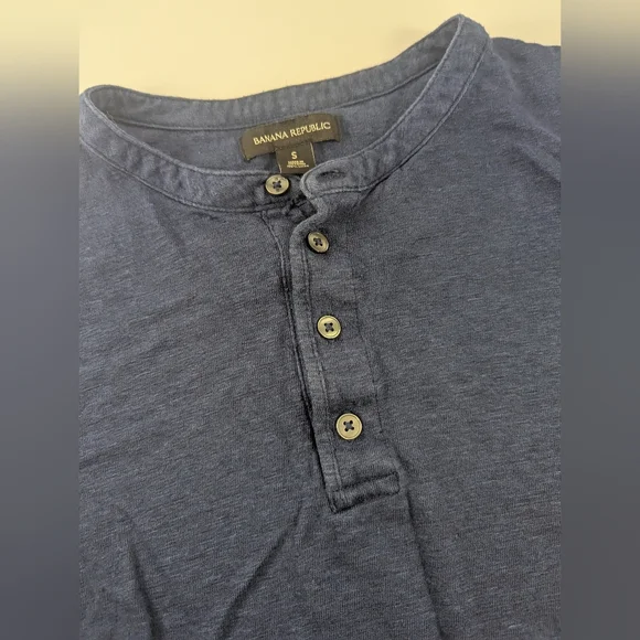 Lot Of 3 Banana Republic Men's Henley Shirt - Blue, Black, and Green - Picture 6 of 8